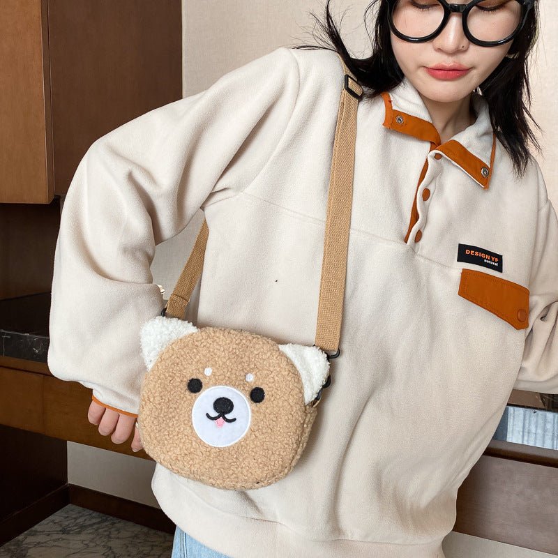 Borsa Donna Autunno/Inverno con Pupazzo - Tracolla Circolare in Peluche, Fashion Street Style - Aky & Co.