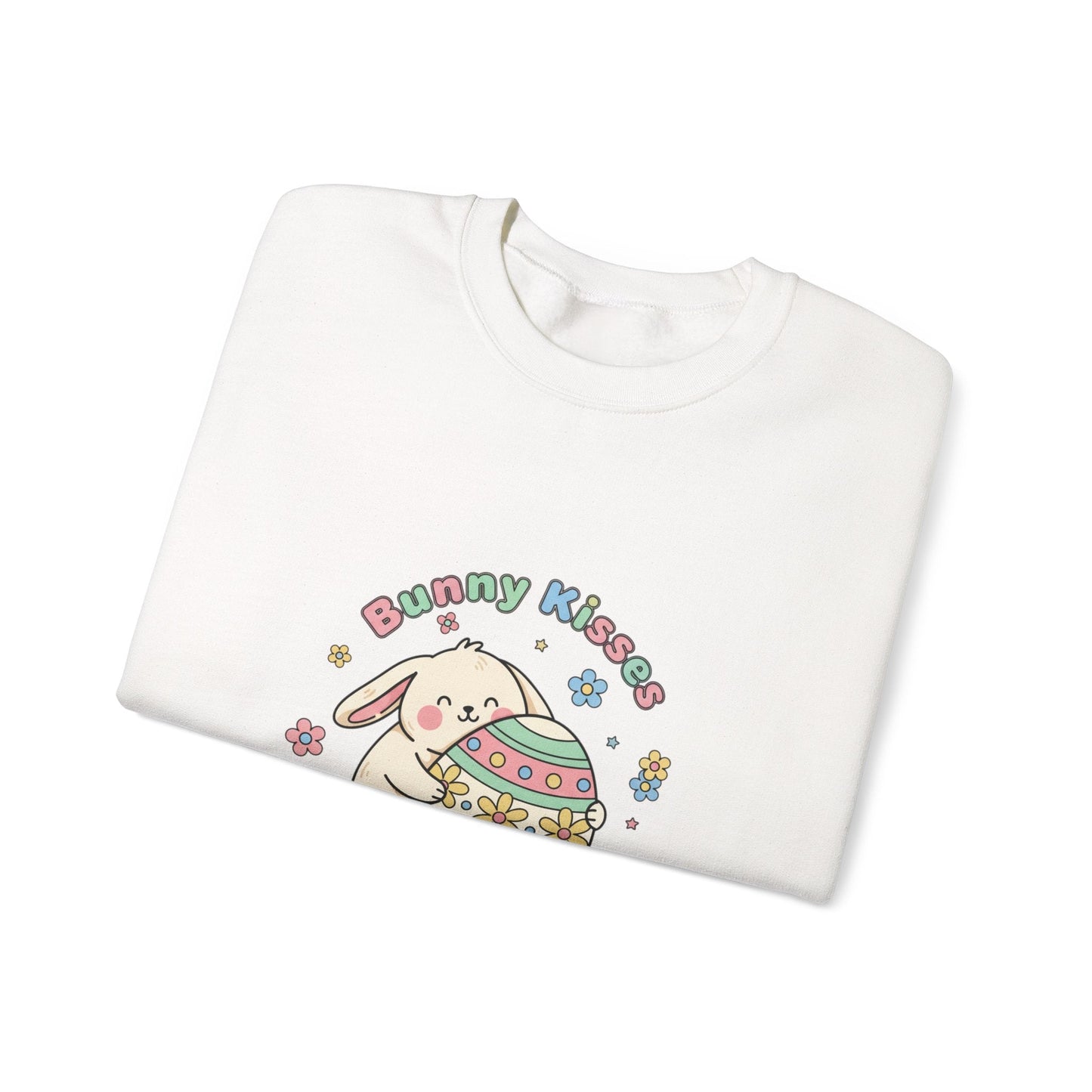 Felpa Bunny Kisses & Easter Wishes piegata, visione dall’alto, con coniglietti pastello e stile kawaii/cottagecore - AKYCO