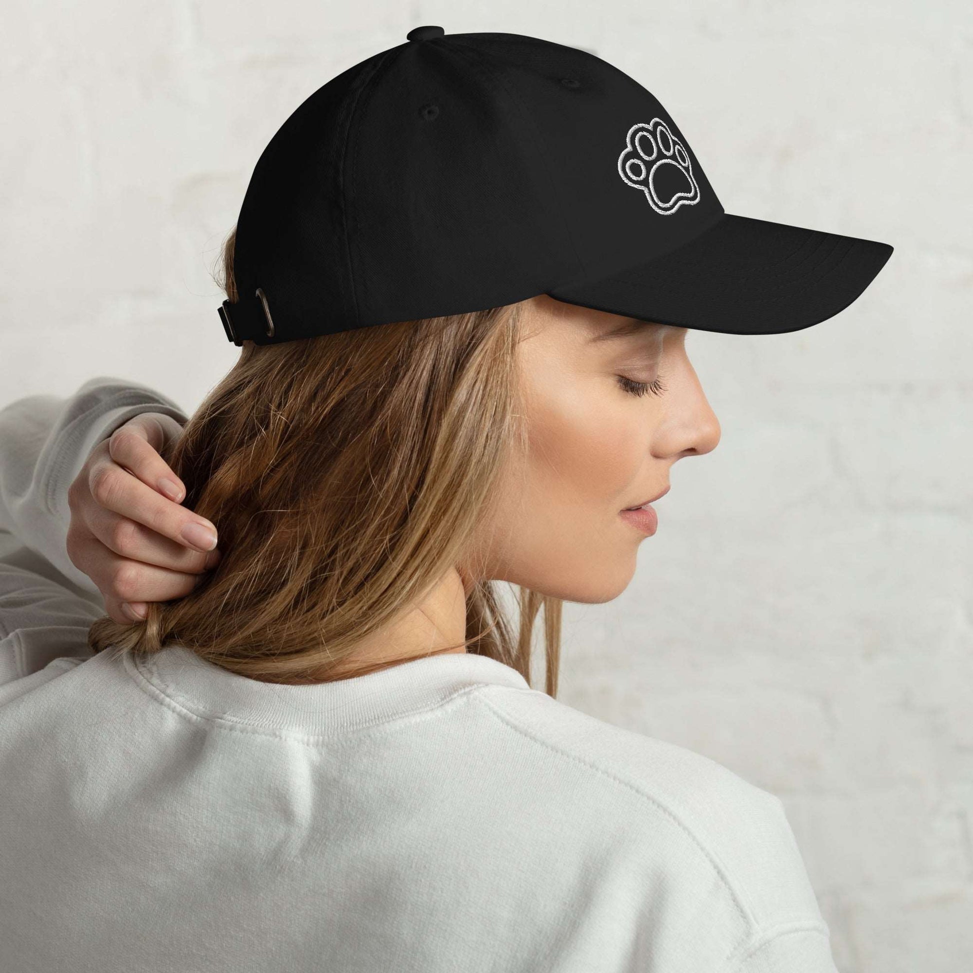 Cappellino "Dog Mom" con Visiera Piatta e Cinturino Regolabile – Perfetto per Ogni Donna Amante degli Animali - Aky & Co.
