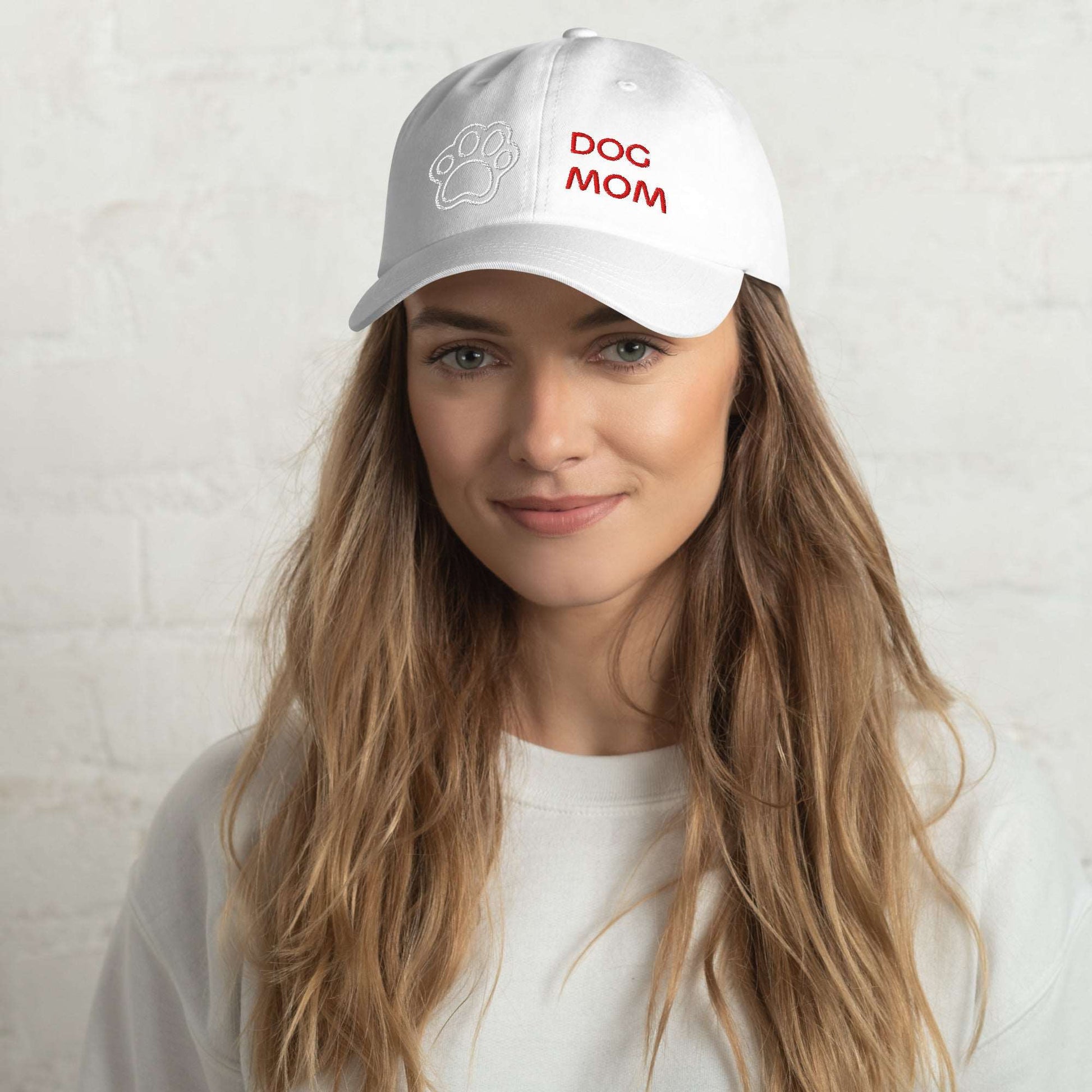 Cappellino "Dog Mom" con Visiera Piatta e Cinturino Regolabile – Perfetto per Ogni Donna Amante degli Animali - Aky & Co.