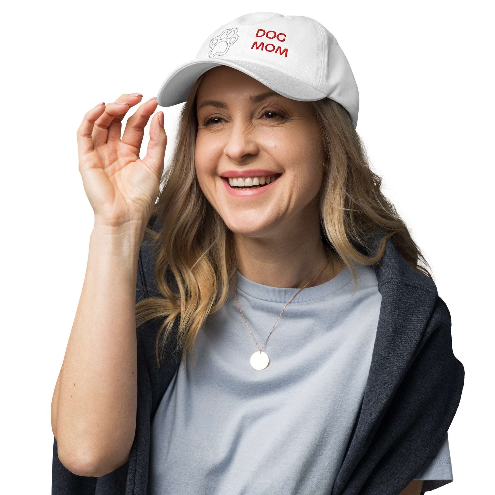 Cappellino "Dog Mom" con Visiera Piatta e Cinturino Regolabile – Perfetto per Ogni Donna Amante degli Animali - Aky & Co.