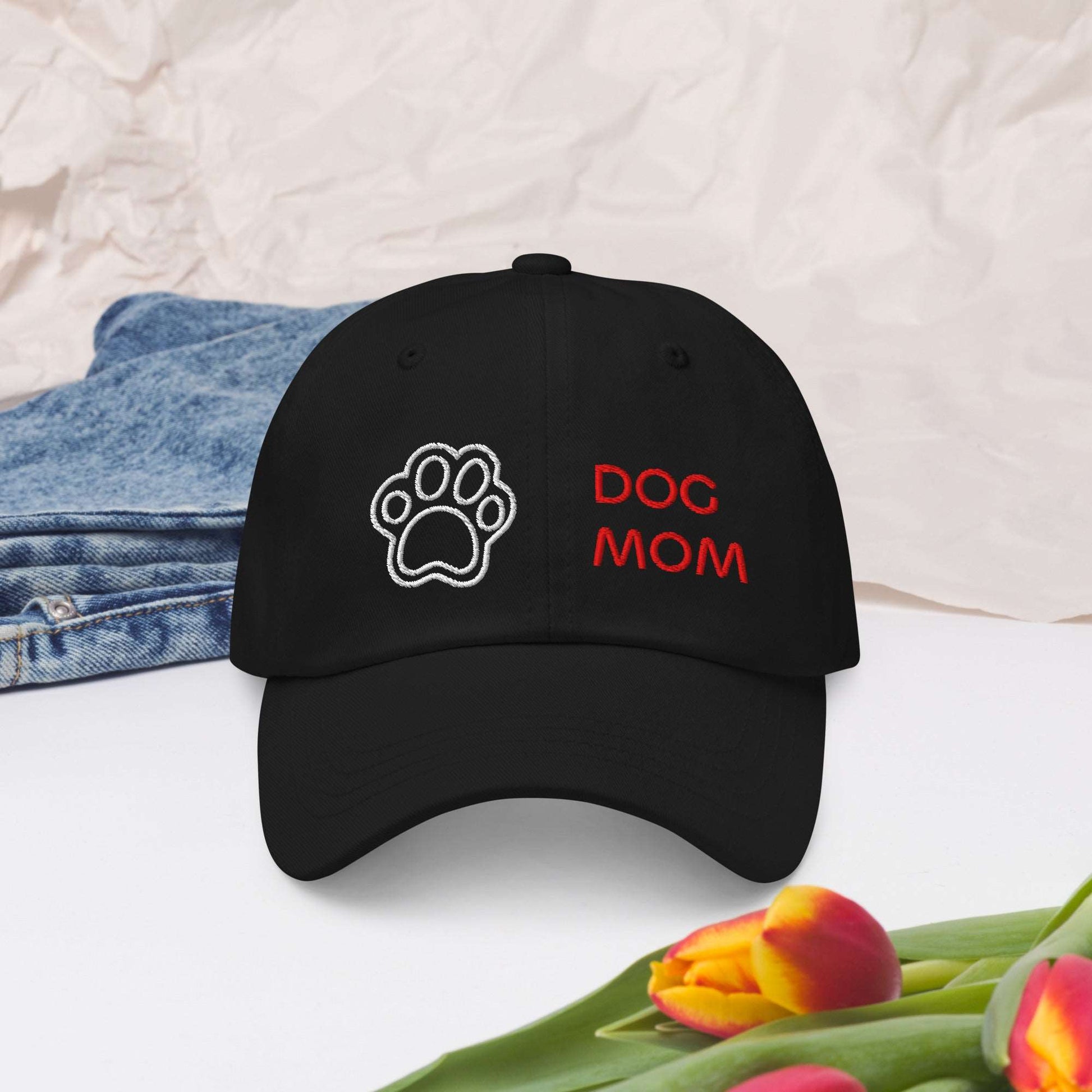 Cappellino "Dog Mom" con Visiera Piatta e Cinturino Regolabile – Perfetto per Ogni Donna Amante degli Animali - Aky & Co.