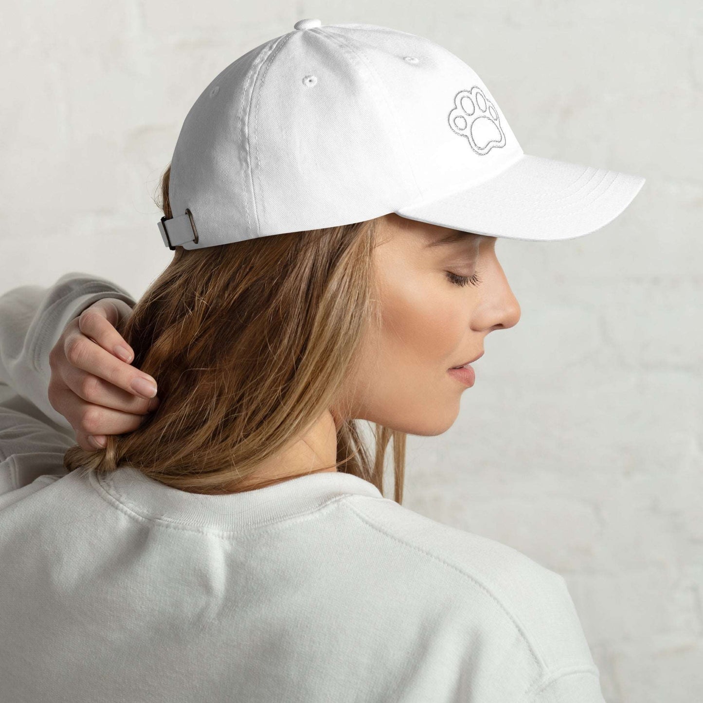 Cappellino "Dog Mom" con Visiera Piatta e Cinturino Regolabile – Perfetto per Ogni Donna Amante degli Animali - Aky & Co.