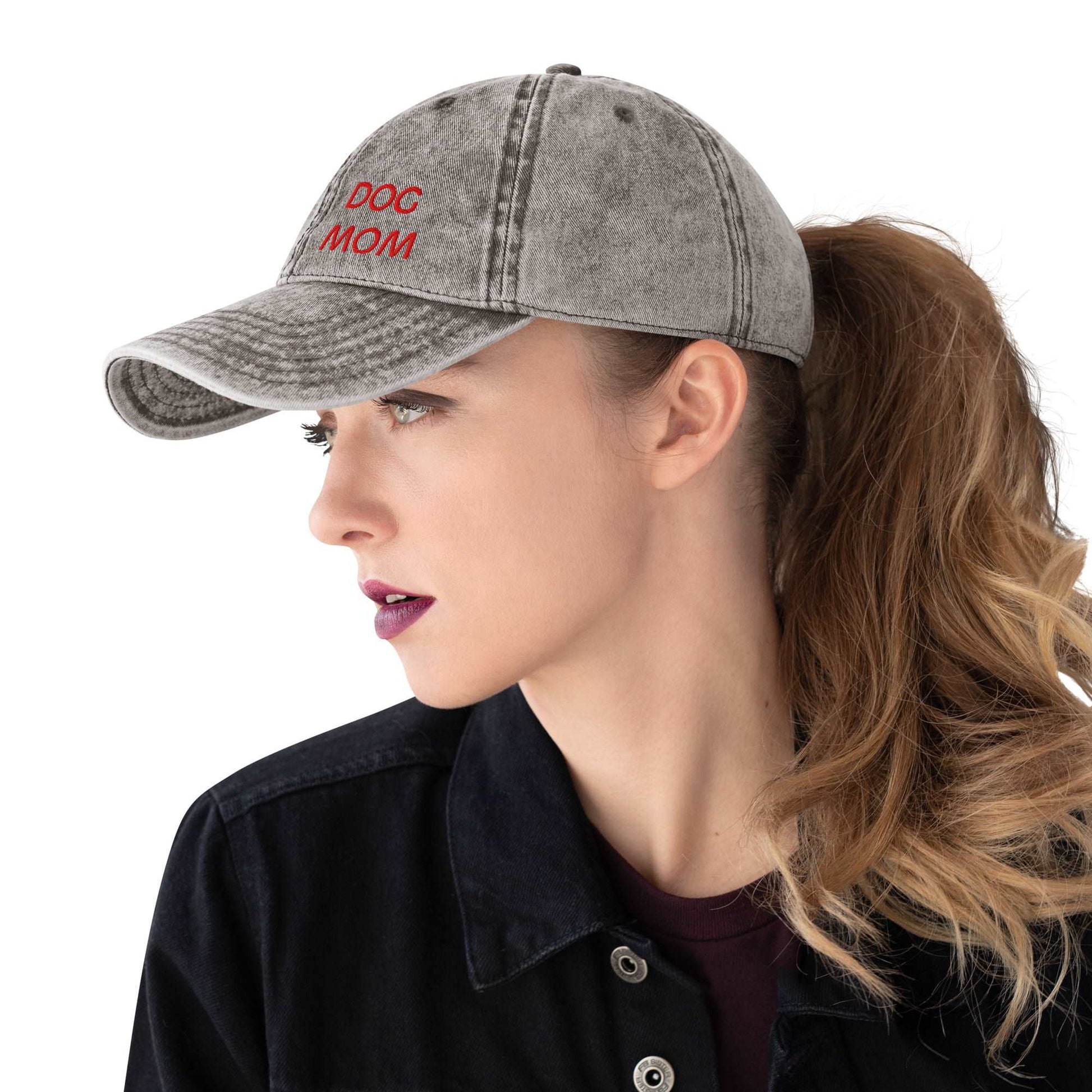 Cappellino Dog Mom in Stile Vintage – Accessorio per Amanti dei Cani - Aky & Co.