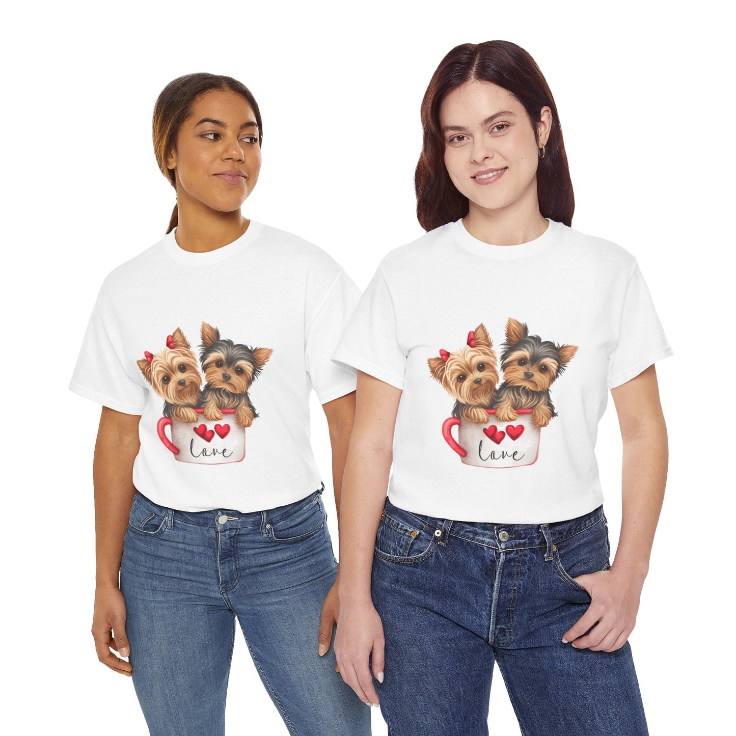 Maglietta Unisex in Cotone Pesante con Cuccioli in Tazza da Caffè – Comodità ed Eleganza per Amanti dei Cani - Aky & Co.