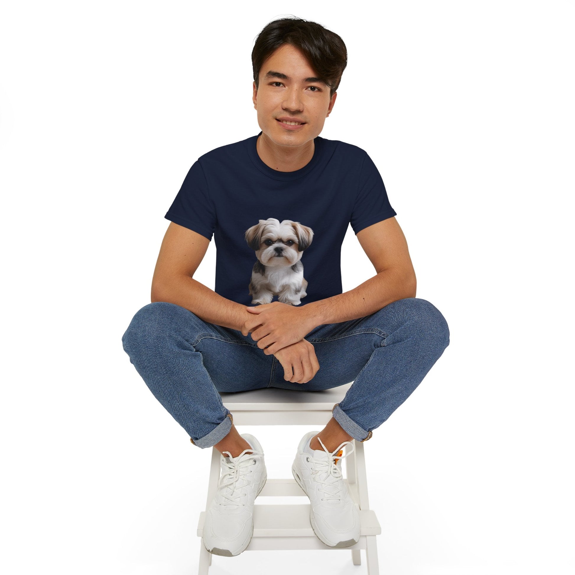 Maglietta Unisex in Cotone Ultra con Design Esclusivo Shih Tzu | AKYCO - AKYCO