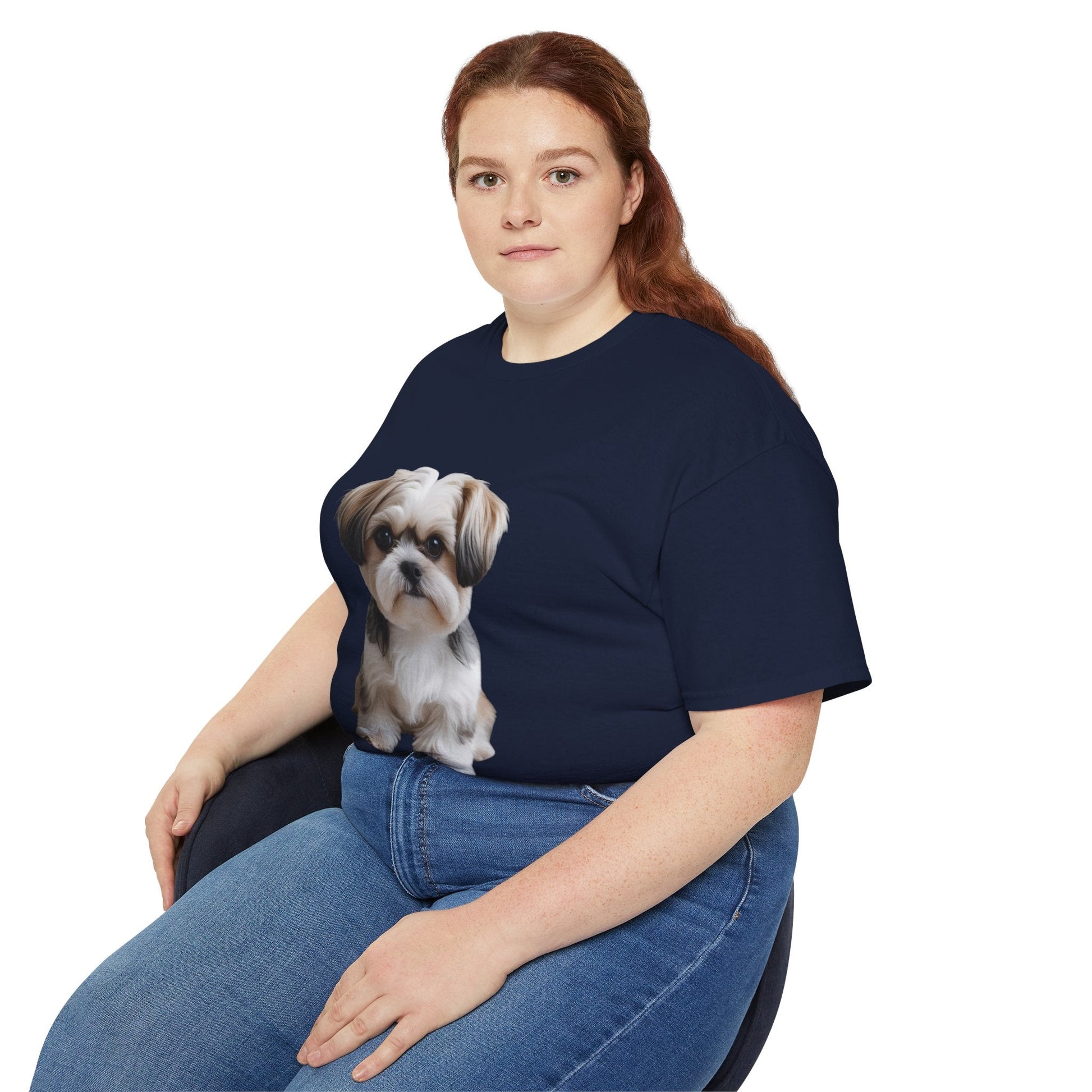 Maglietta Unisex in Cotone Ultra con Design Esclusivo Shih Tzu | AKYCO - AKYCO