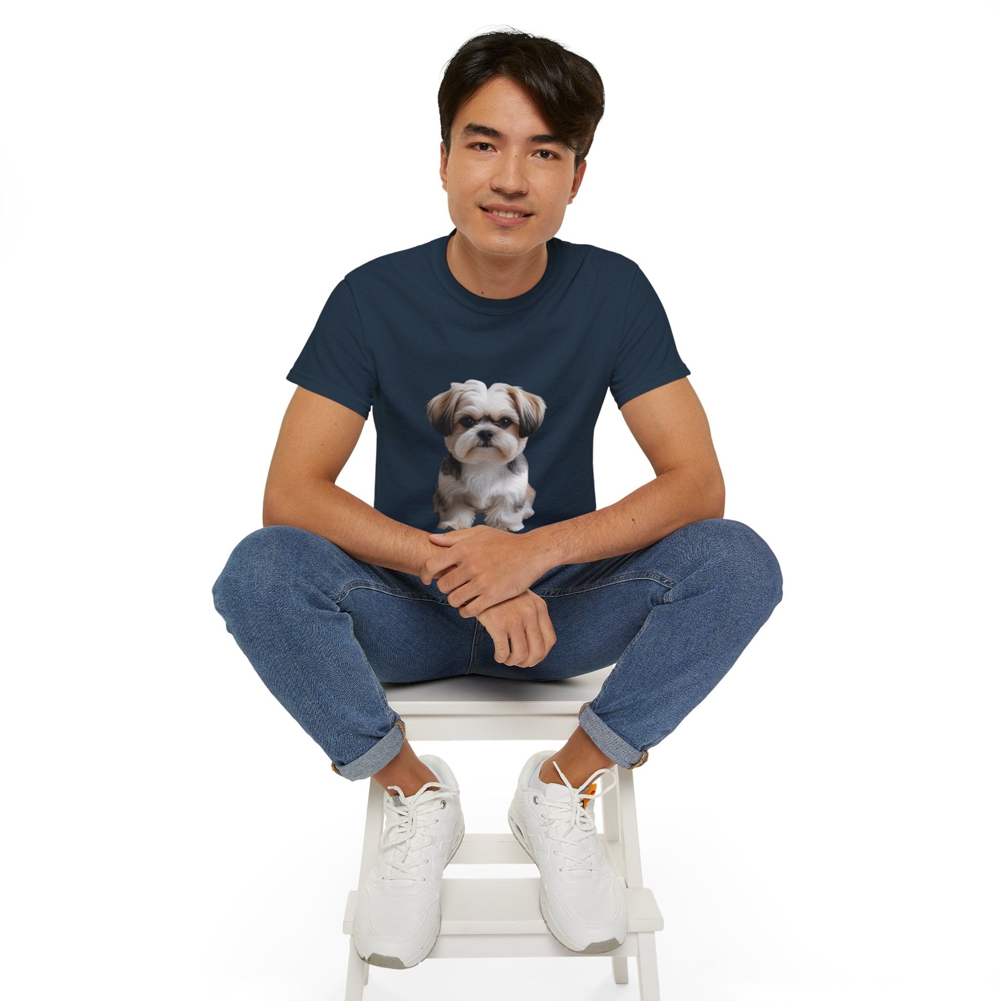 Maglietta Unisex in Cotone Ultra con Design Esclusivo Shih Tzu | AKYCO - AKYCO