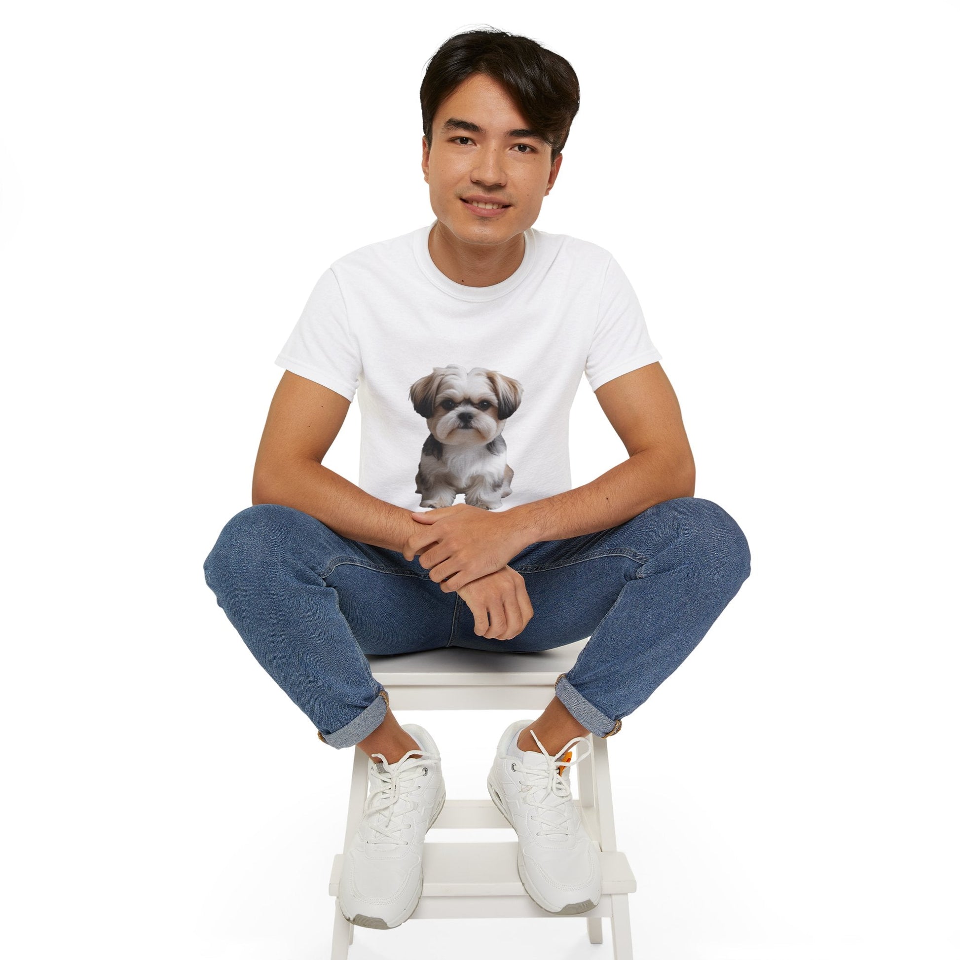 Maglietta Unisex in Cotone Ultra con Design Esclusivo Shih Tzu | AKYCO - AKYCO