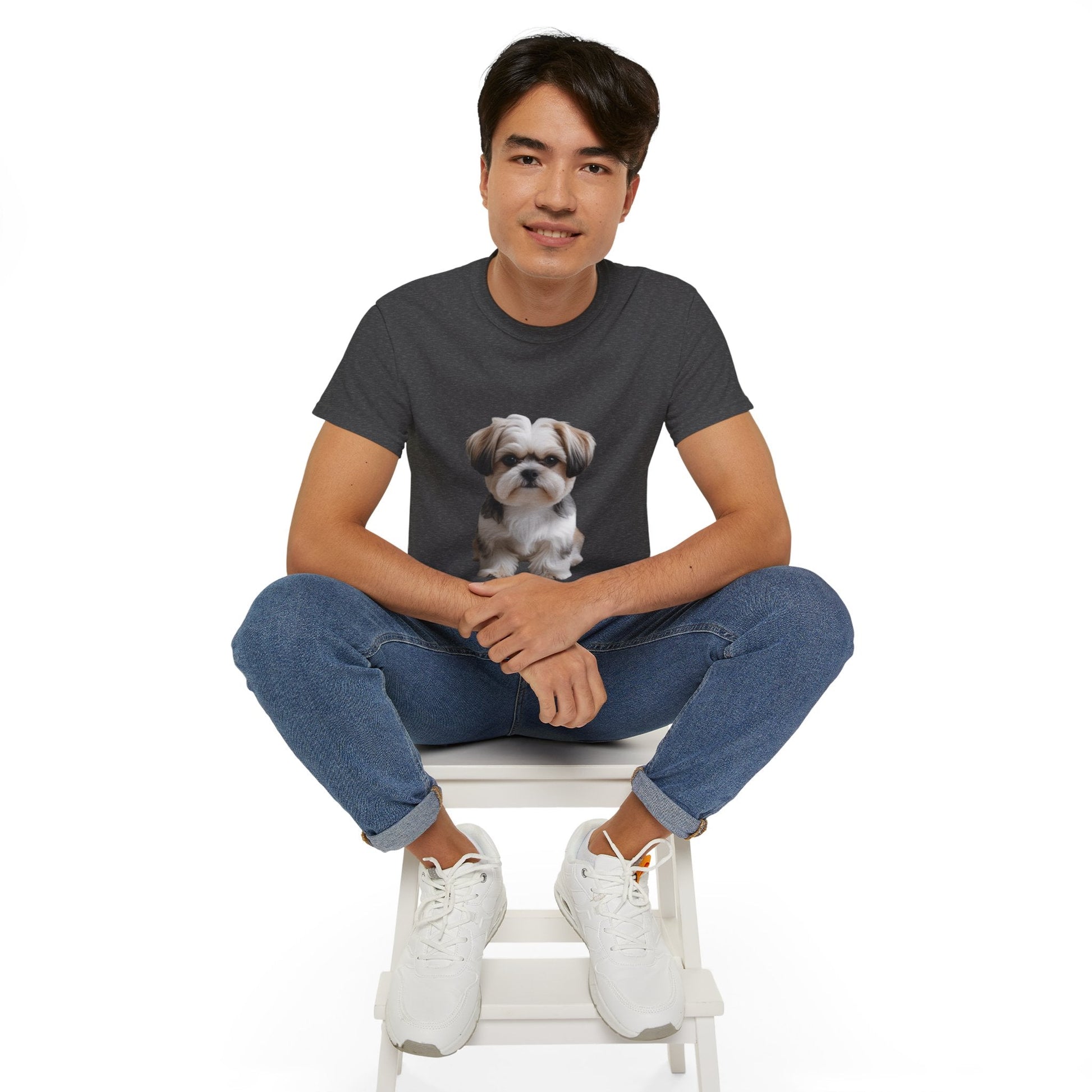 Maglietta Unisex in Cotone Ultra con Design Esclusivo Shih Tzu | AKYCO - AKYCO