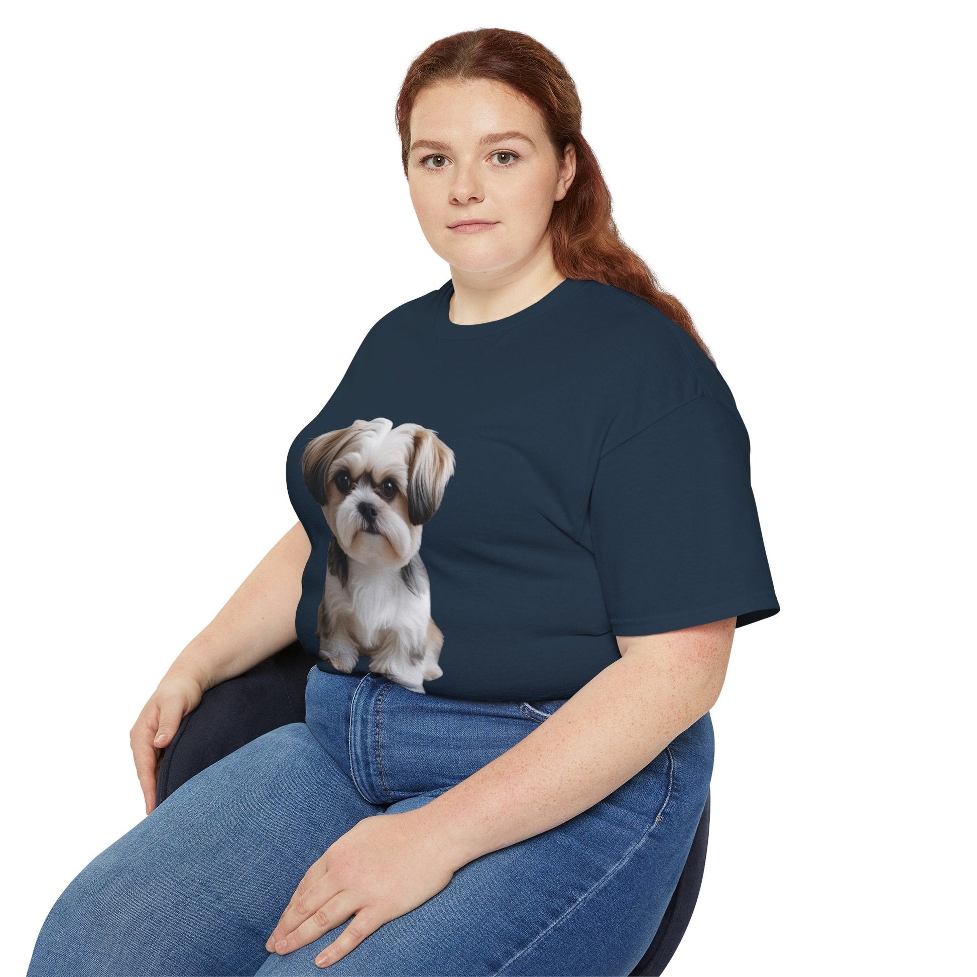 Maglietta Unisex in Cotone Ultra con Design Esclusivo Shih Tzu | AKYCO - AKYCO