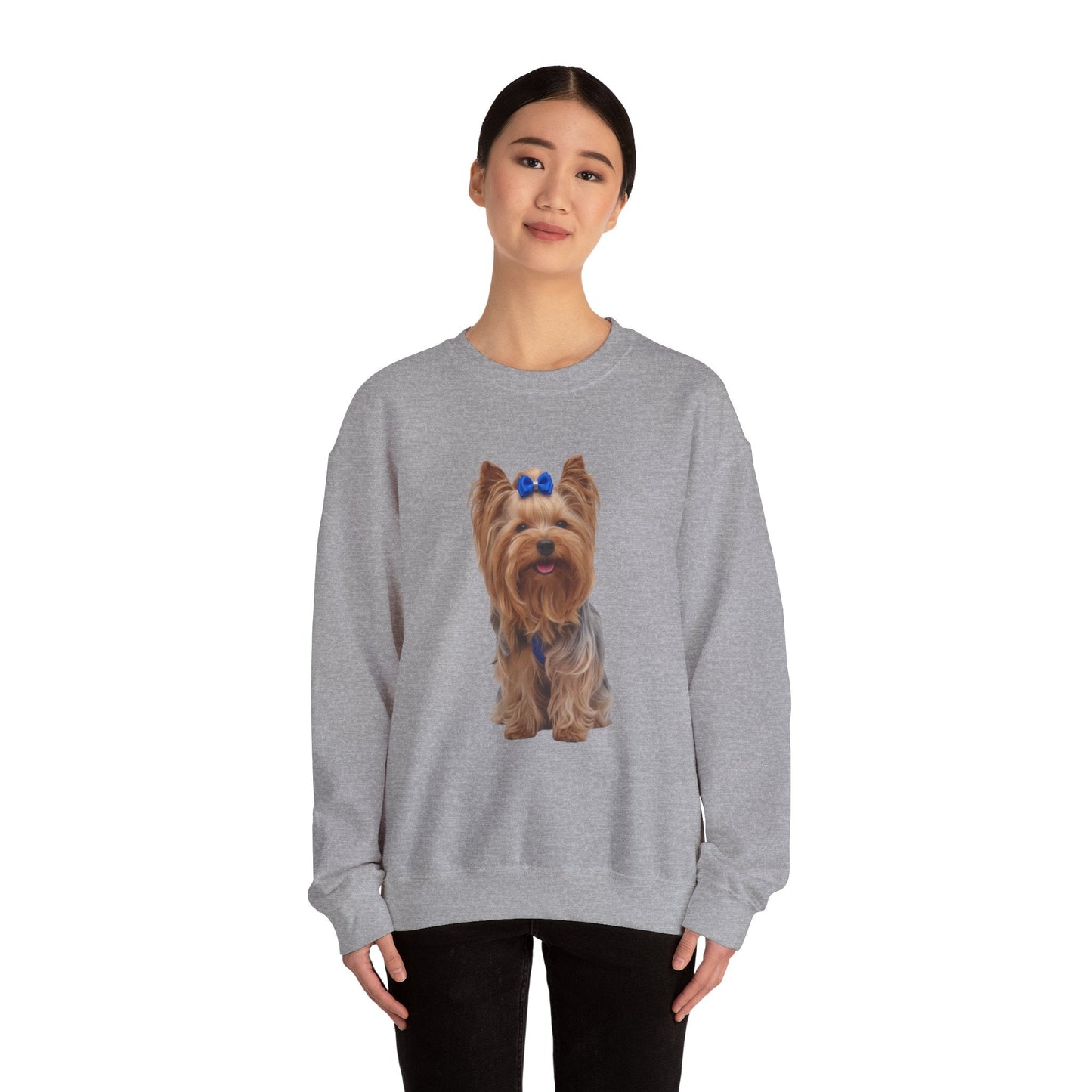 Felpa AKYCO indossata – stile casual unisex per Yorkie lover