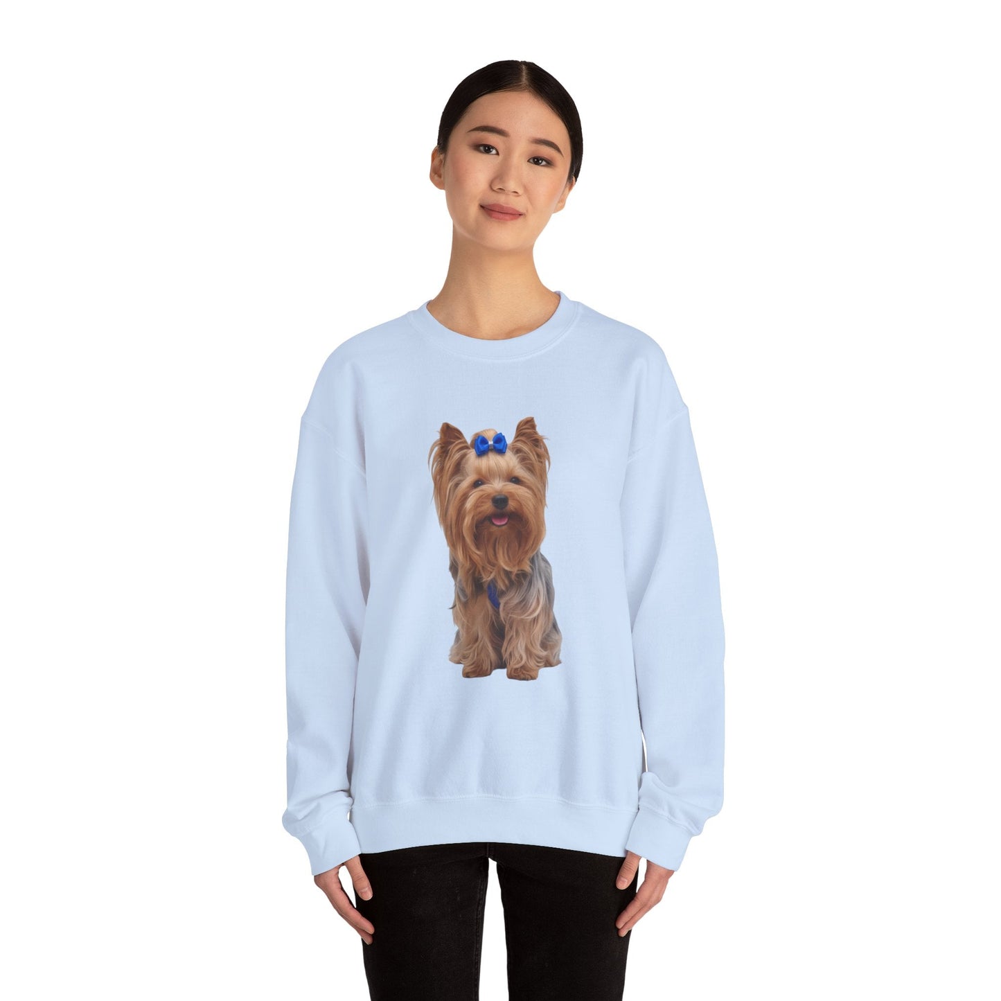 Felpa AKYCO indossata – stile casual unisex per Yorkie lover