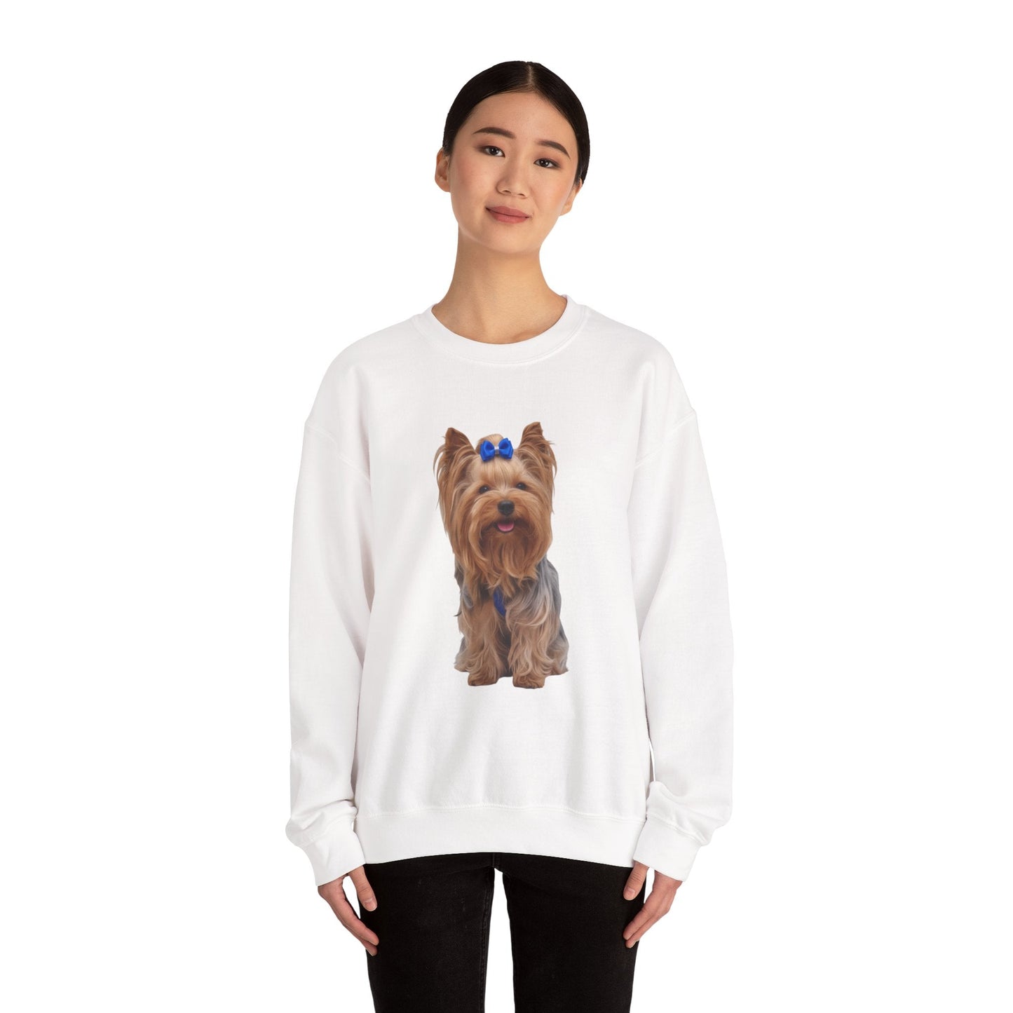 Felpa AKYCO indossata – stile casual unisex per Yorkie lover