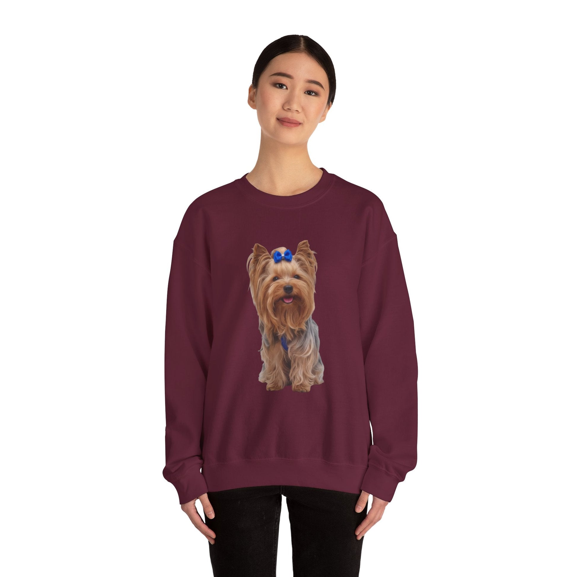 Felpa AKYCO indossata – stile casual unisex per Yorkie lover