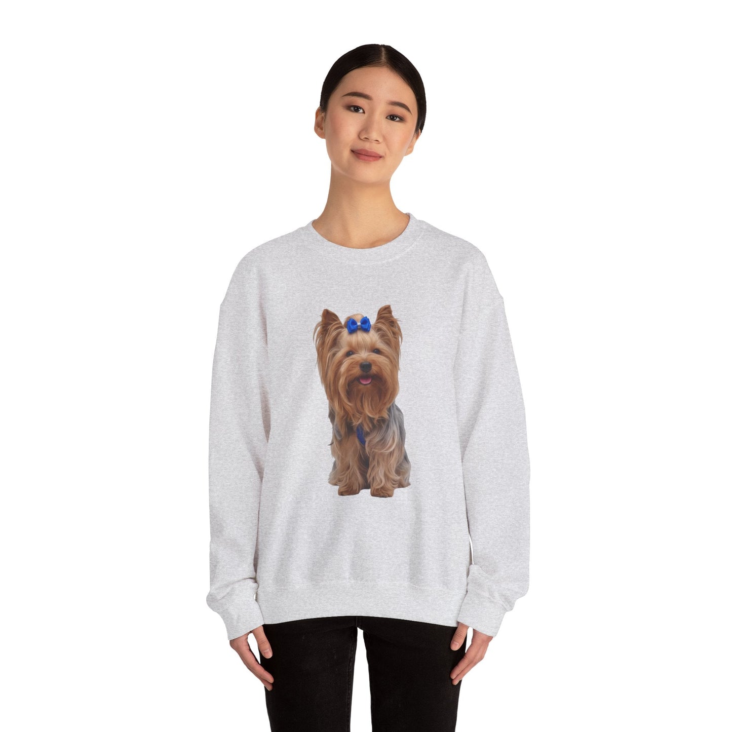 Felpa AKYCO indossata – stile casual unisex per Yorkie lover